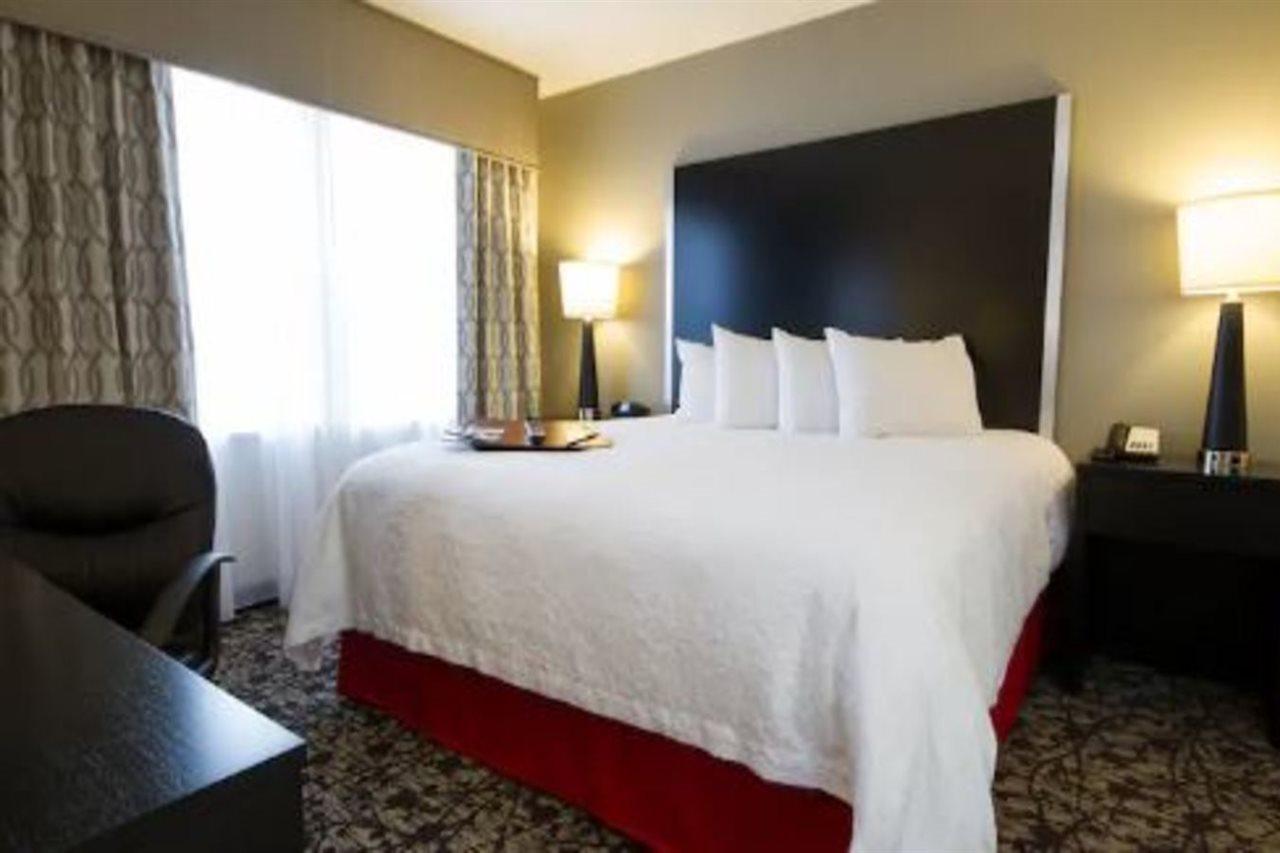 Hampton Inn & Suites Dupont Ngoại thất bức ảnh
